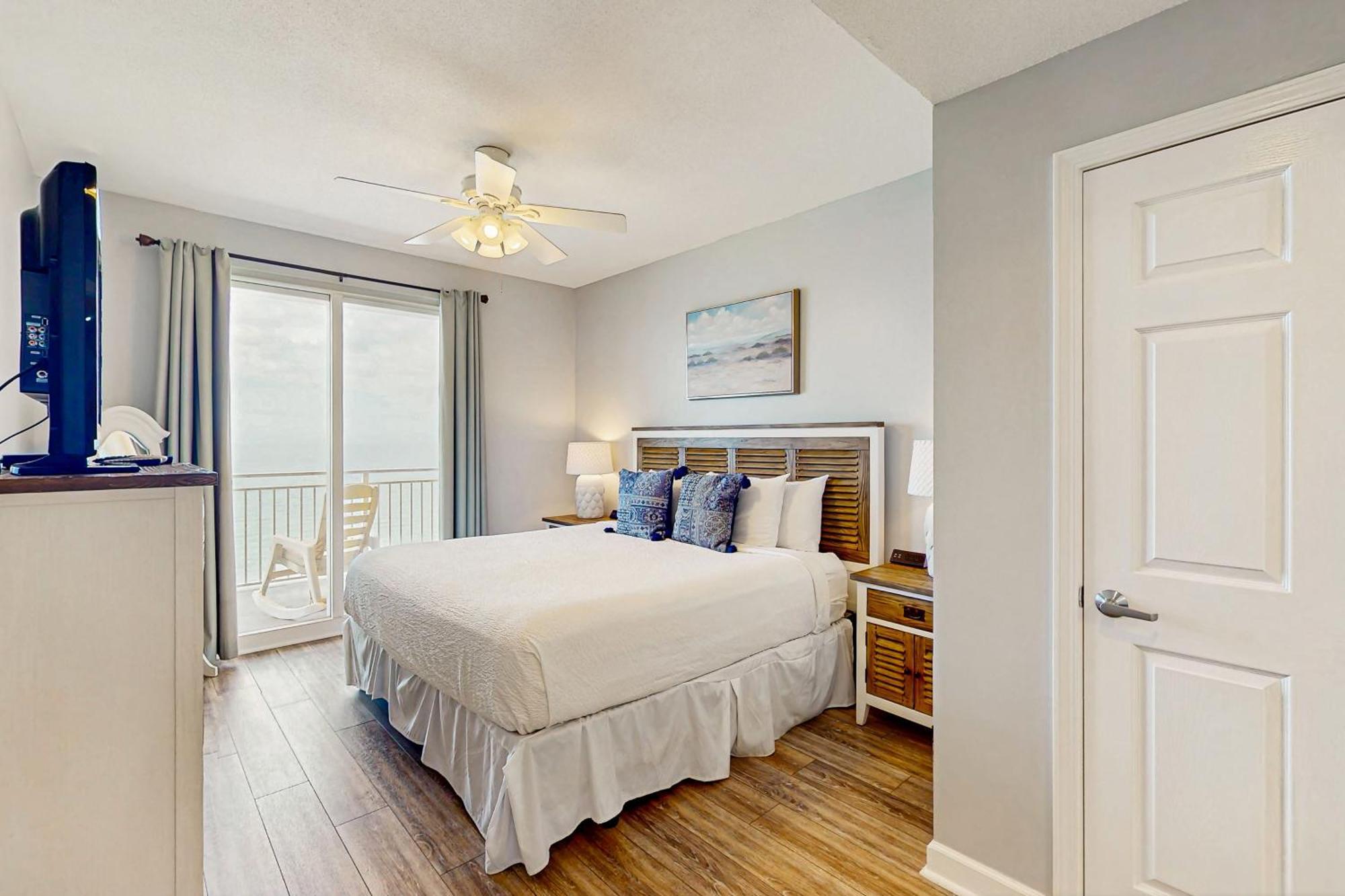 Sterling Reef 1202 Apartment